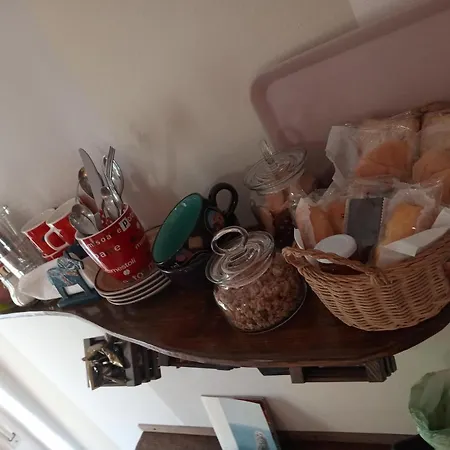 Tzio Roomme B&B *